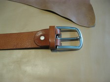 cintura marrone chiaro (color cuoio)